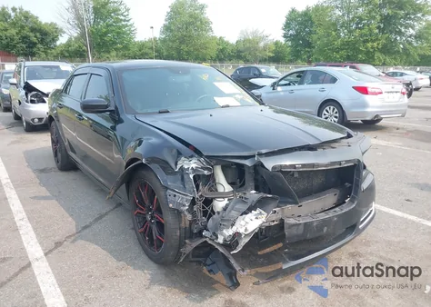 2014 Chrysler 300 300S z USA, uszkodzony, nr VIN 2C3CCAGG4EH384322